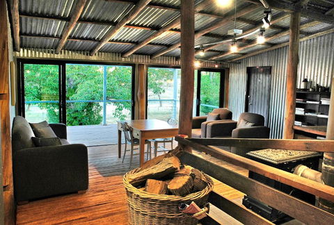 Black Sheep Inn - Perth Resorts 5
