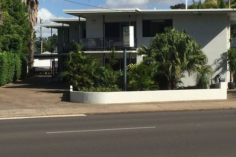 Palm Court Hervey Bay - Accommodation Perth 1
