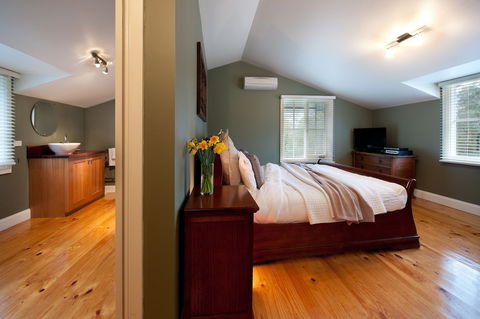 Finlie - Accommodation Perth 1