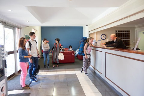 Beatty Lodge - Accommodation Perth 2