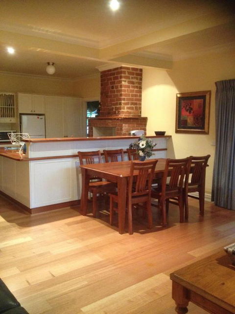 Bessies Cottage - Accommodation Perth 6