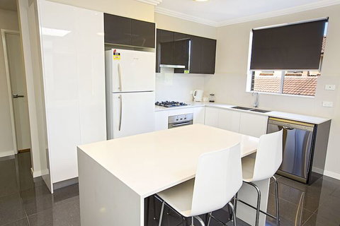 Astina Serviced Apartments Parkside - Perth Resorts 4