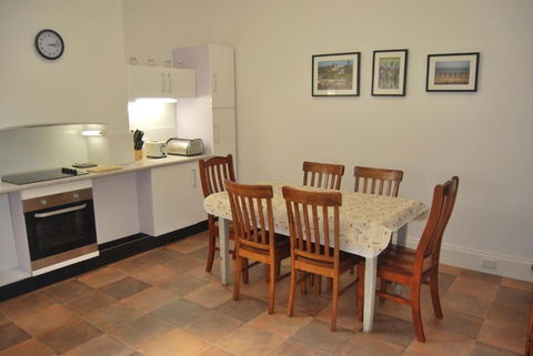 Jacaranda Cottage - Accommodation Perth 6