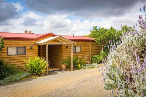 Bimbadeen Estate - Accommodation Perth 0