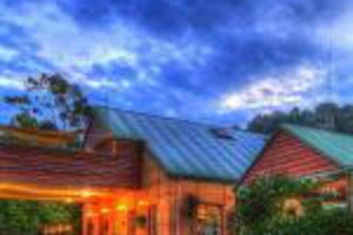 Jingellic NSW Perth Resorts