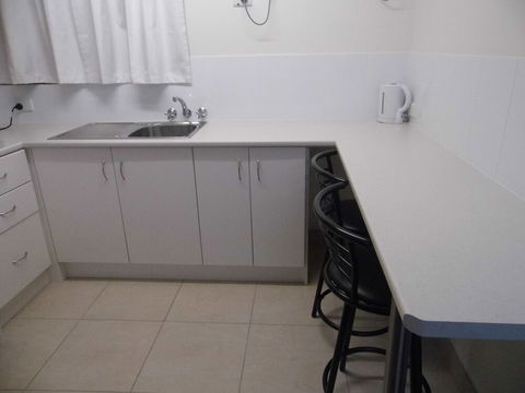 Nanango Fitzroy Motel - Perth Resorts 3