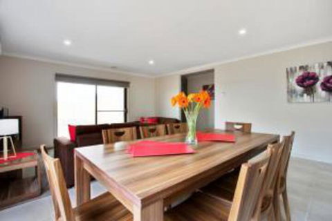 Serviced Houses Point Cook - Perth Resorts 2
