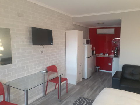 Wentworth Club Motel - Accommodation Perth 5