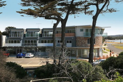 Four Kings Apartments - Accommodation Perth 0