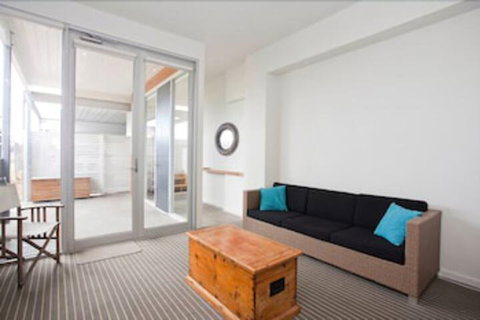 Four Kings Apartments - Accommodation Perth 4
