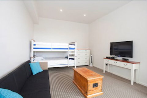 Four Kings Apartments - Accommodation Perth 5