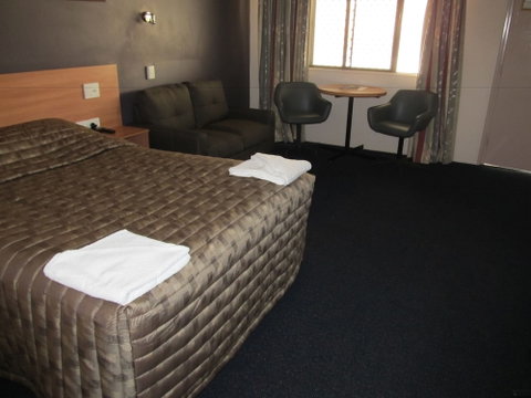 Sun Palms Motel - Accommodation Perth 1