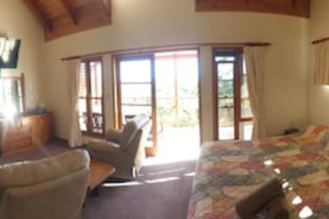 Escape 1770- Adults Only - Accommodation Perth 0