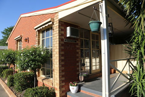 Old Coach Motor Inn - Accommodation Perth 0