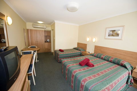 Colonial Court Motor Inn - Accommodation Perth 6