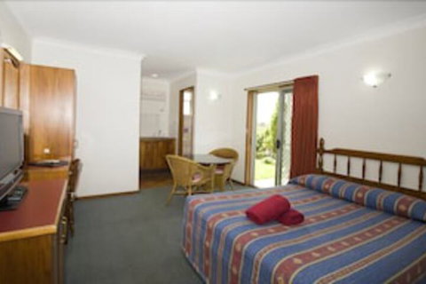 Colonial Court Motor Inn - Accommodation Perth 7