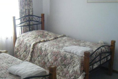 Catania Cottage & Farmhouse - Perth Resorts 4