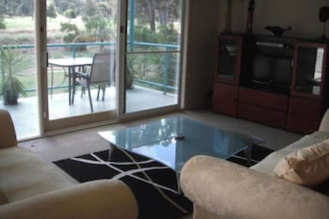 Golf View Apartment 7 - Accommodation Perth 5
