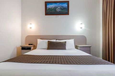 Melbourne's Princes Park Motor Inn - Perth Resorts 5