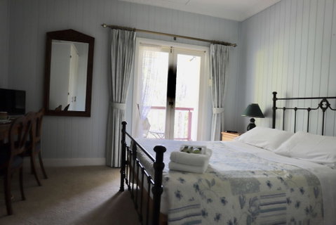 Hilltop On Tamborine - Accommodation Perth 2