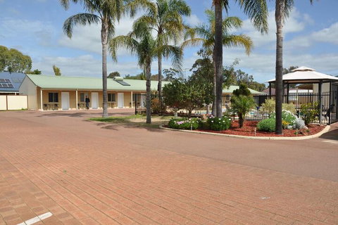 Pinjarra Resort - Accommodation Perth 2