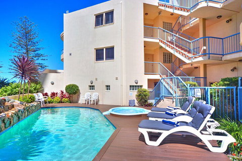 Coolum Baywatch Resort - Accommodation Perth 2