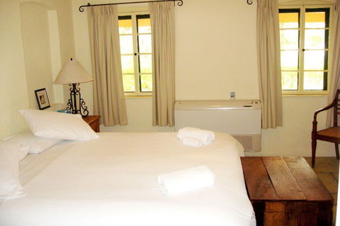 Goat Square Cottages - Perth Resorts 6