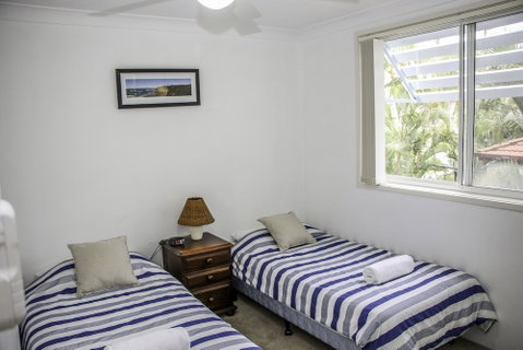 Surfers Beach Holiday Apartments - Accommodation Perth 2