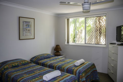 Surfers Beach Holiday Apartments - Accommodation Perth 5