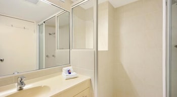 Surfers Beach Holiday Apartments - Accommodation Perth 4