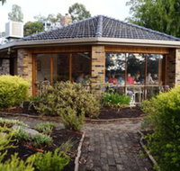 Magdala Motor Lodge  Lakeside Restaurant - Accommodation Perth