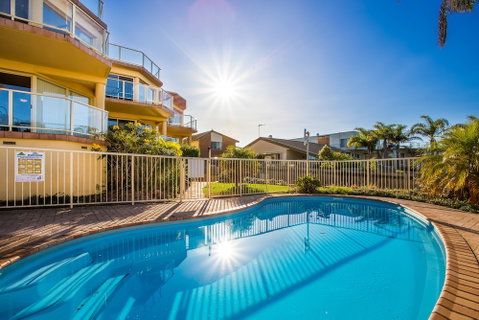 Baywatch Luxury Apartments - Accommodation Perth 3
