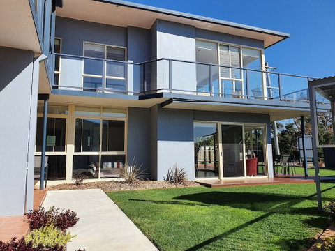 Grandeur Holiday Units - Accommodation Perth 5
