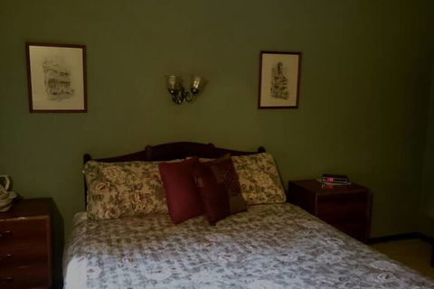 Holberry House - Accommodation Perth 7