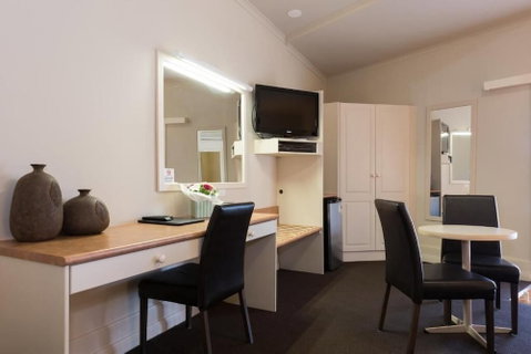 Bowen Inn Motel - Accommodation Perth 6