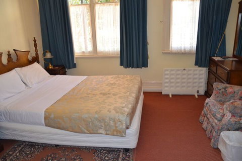 Leura House - Accommodation Perth 3