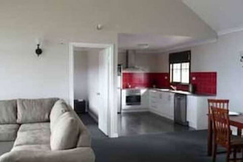 Scarlet Woods Chalets - Accommodation Perth 7