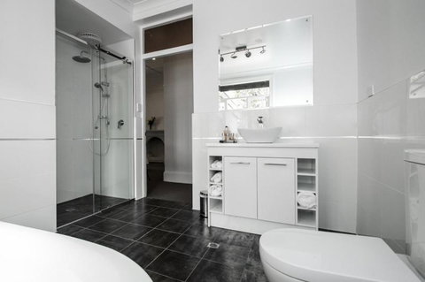 Lanzerac Country Estate - Accommodation Perth 2