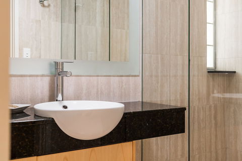 Jades On Lawson - Accommodation Perth 6