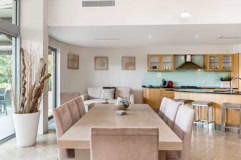 Jades On Lawson - Accommodation Perth 4