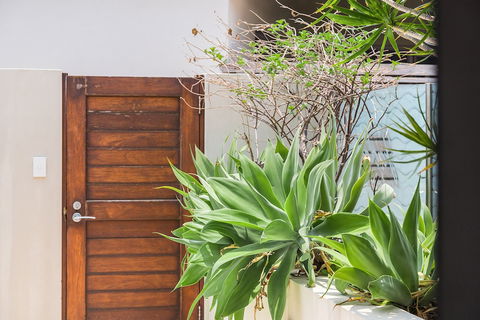 Jades On Lawson - Accommodation Perth 0