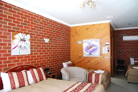 The Elms Motor Inn - Accommodation Perth 3