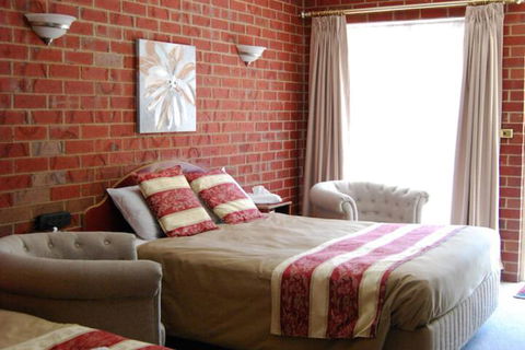 The Elms Motor Inn - Accommodation Perth 2
