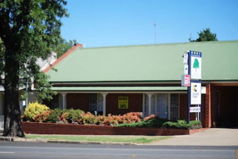 The Elms Motor Inn - Accommodation Perth 0
