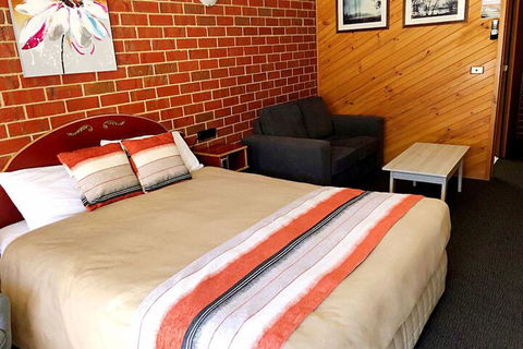 The Elms Motor Inn - Accommodation Perth 1