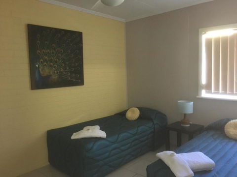 Beachlander Holiday Apartments - Accommodation Perth 6
