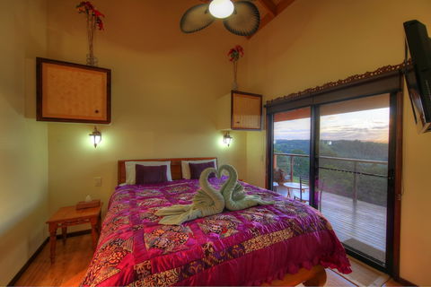Maleny Tropical Retreat Balinese B&b - Perth Resorts 4
