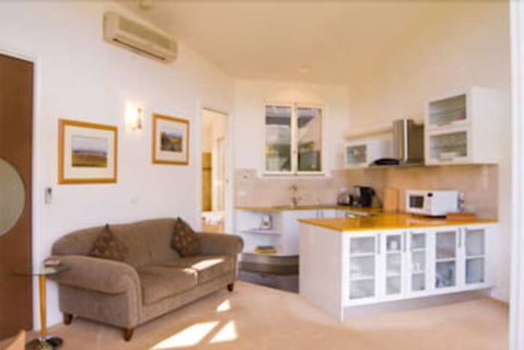 The Gatehouse At Villa Raedward - Accommodation Perth 1