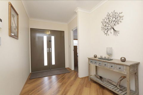 Jarelle House - Accommodation Perth 6