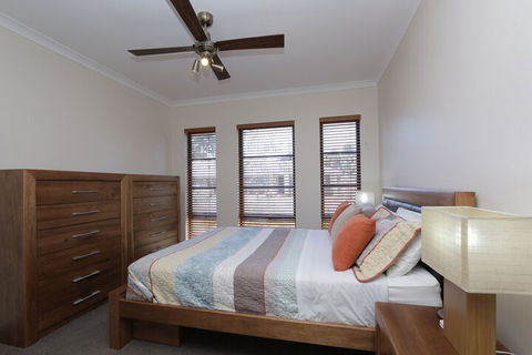 Jarelle House - Accommodation Perth 4
